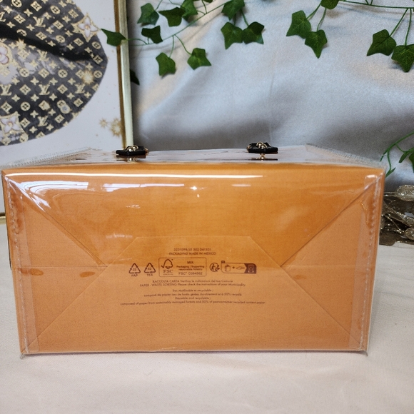 Authentic Louis Vuitton Retail Shoppiny Bag in A PVC Tote - Picture 7 of 8